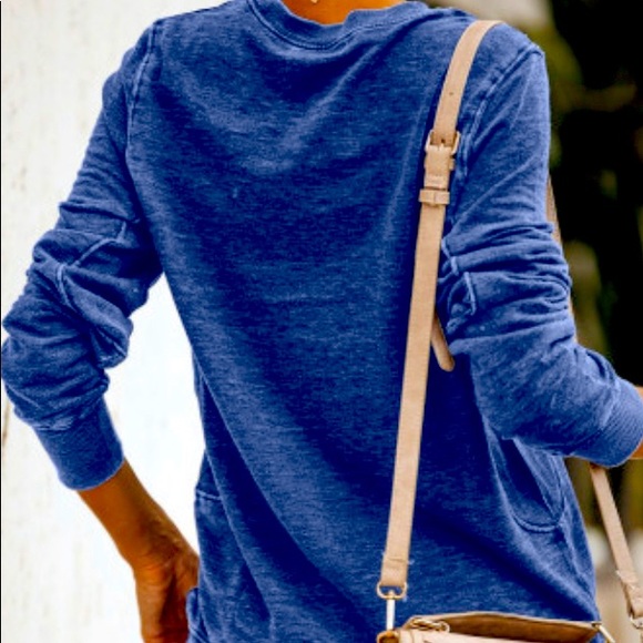 🎅🏼HP🍷⚠️1 LEFT: SMALL•Blue Santa Wine Sweatshirt - Picture 2 of 6